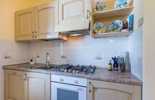 Bucine House | Stunning private villa for 4 guests with WIFI, patio, pets allowed and parking