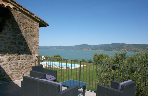 Monte del Lago Villa | Stunning private villa for 8 guests with private pool, WIFI, TV, terrace, pets allowed and parking