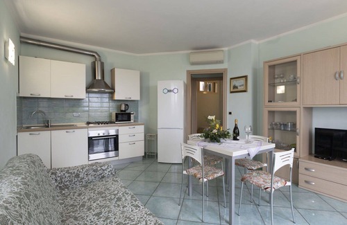 Cipressa House | Stunning private villa for 6 people with A/C, WIFI, TV, terrace, pets allowed and parking
