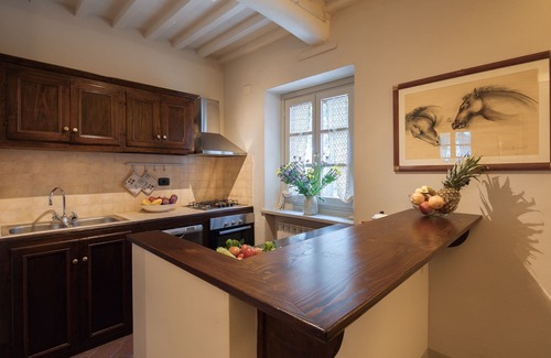Pieve di Chio Villa | Stunning private villa with A/C, private pool, WIFI, TV, patio and panoramic view, close to Cort.