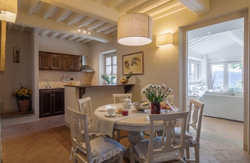 Pieve di Chio Villa | Stunning private villa with A/C, private pool, WIFI, TV, patio and panoramic view, close to Cort.
