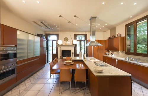 Saonara Villa | Stunning private villa for 17 people with A/C, WIFI, TV and terrace, close to Padua