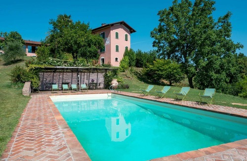 Soglio Villa | Stunning private villa with A/C, private pool, WIFI, TV, patio, panoramic view and parking