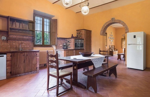 Bucine Villa | Stunning private villa with private pool, A/C, WIFI, patio, pets allowed, panoramic view and par.