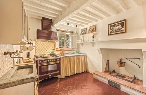 Lucca Villa | Stunning private villa with private pool, WIFI, A/C, TV, veranda and panoramic view, close to Lu.