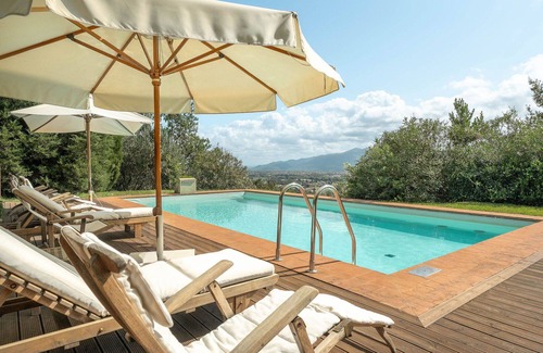 Lucca Villa | Stunning private villa with private pool, WIFI, A/C, TV, veranda and panoramic view, close to Lu.