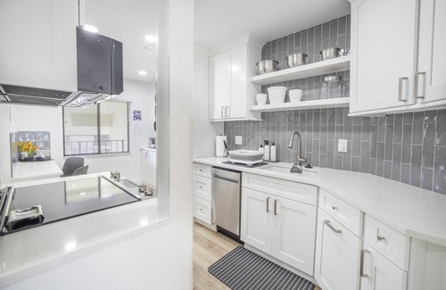 Tierra Verde Condo | Stunning Remodel & Kitchen, On the Bay, Close to Beach, available January 2025
