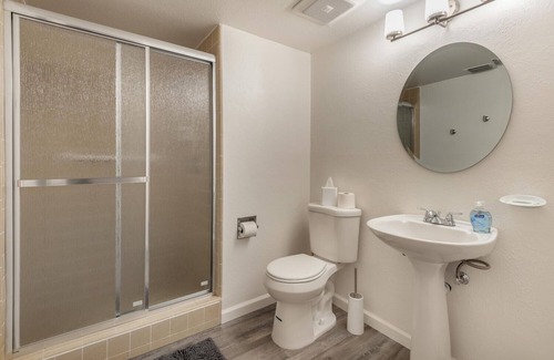 Auburn House | Stunning remodeled home with pool, bonus room in a great location!