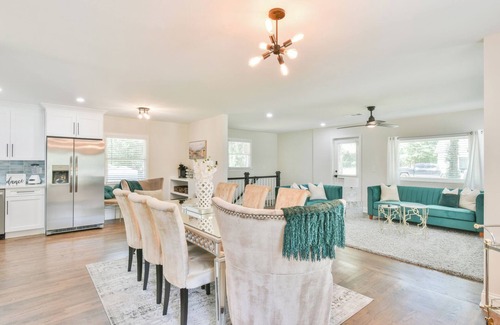 Addison Heights House | Stunning Renovated Home Near Battery Park and City