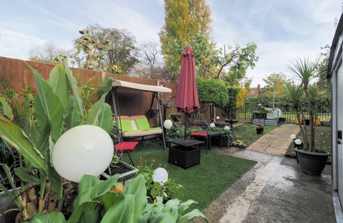 Bowes Apartment | Stunning Riverside 1-bed Apartment in North London