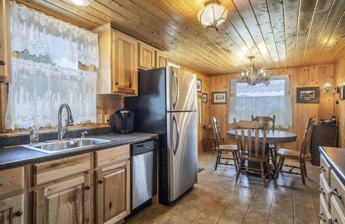 Estes Park Cabin | STUNNING ROCKY MOUNTAIN VIEWS!