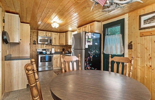 Estes Park Cabin | STUNNING ROCKY MOUNTAIN VIEWS!