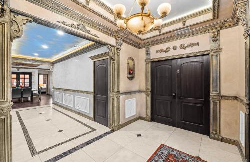 San Jose House | Stunning Roman Design 7Bed5Bath in Heart San Jose