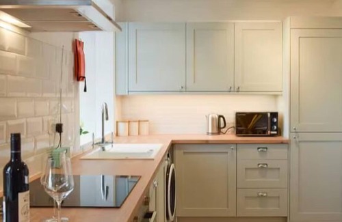 Burntisland Apartment | Stunning Sea Views in Central Burntisland