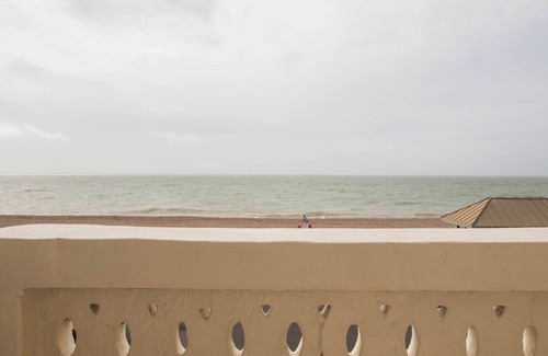 Seaford Apartment | Stunning Seafront Apartment