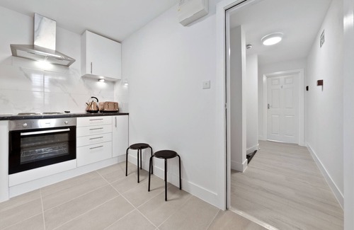 Penge Apartment | Stunning Serviced Room Crystal Palace London Se20