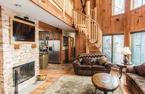 West Dover House | Stunning Ski Chalet minutes from Mt. Snow