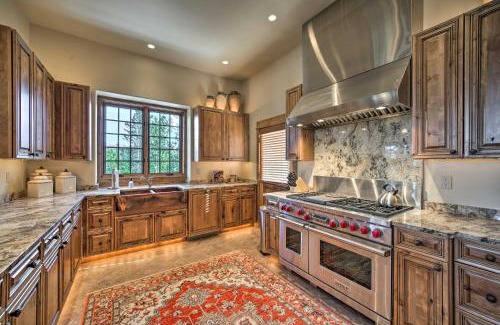 Big Sky Apartment | Stunning Ski-InandSki-Out Penthouse Condo with Hot Tub