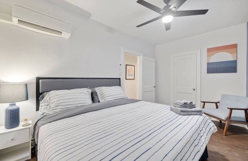 St. Louis Apartment | Stunning & Spacious Apt! Great 4 long stays!