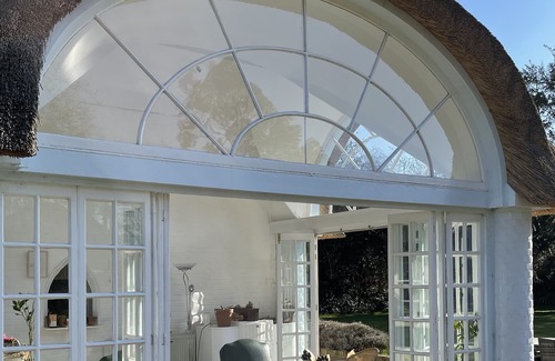 Littlestone-on-Sea House | Stunning + Spacious Coastal Period Home (pet friendly)