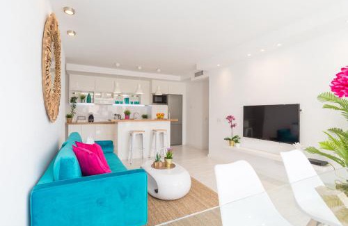 Cruz de Humilladero Apartment | Stunning Spacious City Apartment with free parking