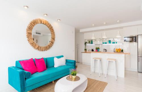 Cruz de Humilladero Apartment | Stunning Spacious City Apartment with free parking