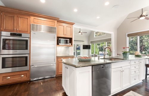 Vanderhorst Plantation House | Stunning, spacious renovation in the heart of Kiawah
