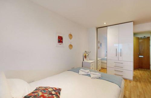 Chaucer Apartment | Stunning studio apt- 5 min walk to Borough station