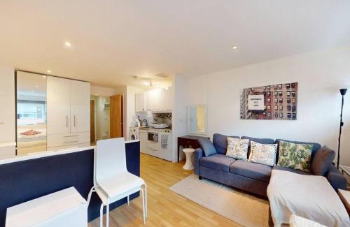 Chaucer Apartment | Stunning studio apt- 5 min walk to Borough station