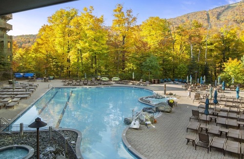 Stowe Area Apartment | Stunning Studio - Top Floor Views! - Ski in/out