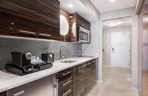 Barrier Island Apartment | Stunning Studio at 5Star Hotel @ Fort Lauderdale Beach