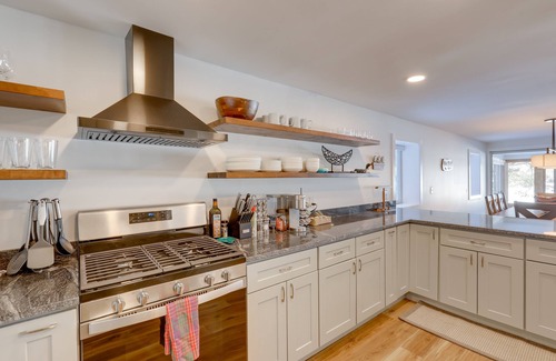 Sunapee House | Stunning Sunapee Lake Getaway w/Hot Tub!