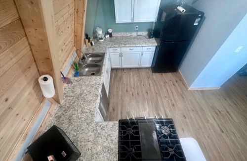 Au Gres Apartment | Stunning Sunrise Shore