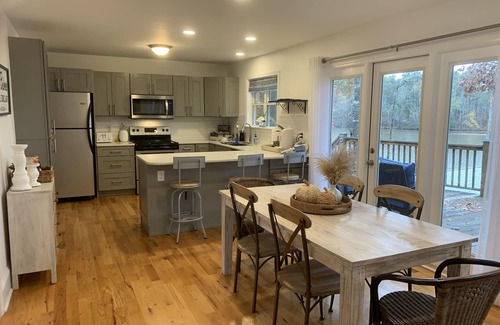 Milledgeville House | Stunning Sunsets - Lake Sinclair House! 5 Bedroom 3 Bath Home with Private Dock