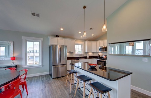 Salvo House | Stunning sunsets, private harbor, beach walks, fishing from the pier.