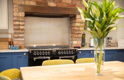 Crowdecote Other | Stunning three bedroom farmhouse