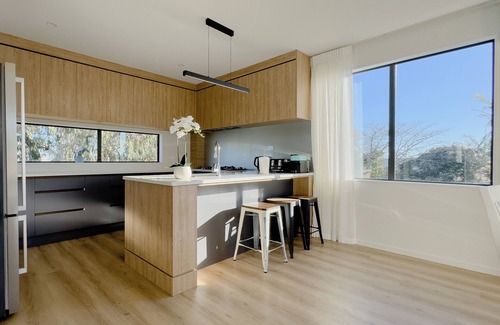 Forrest Hill House | Stunning Three bedroom Unit in Forrest Hill