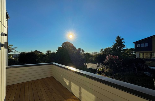 Forrest Hill House | Stunning Three bedroom Unit in Forrest Hill