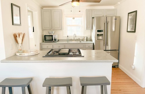 Hampton Condo | STUNNING Top Floor 2BR Beachside Condo