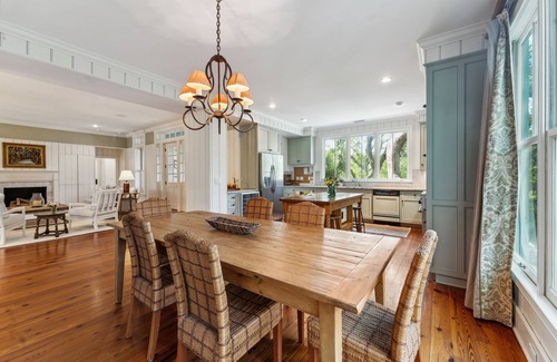 Vanderhorst Plantation House | Stunning Treehouse, easy beach and golf access