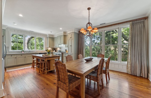 Vanderhorst Plantation House | Stunning Treehouse, easy beach and golf access