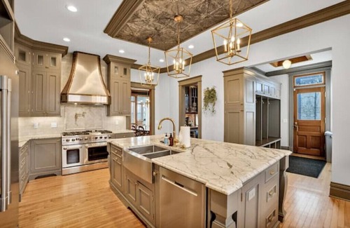 Racine House | Stunning Victorian Gem -5b/4.5bathn