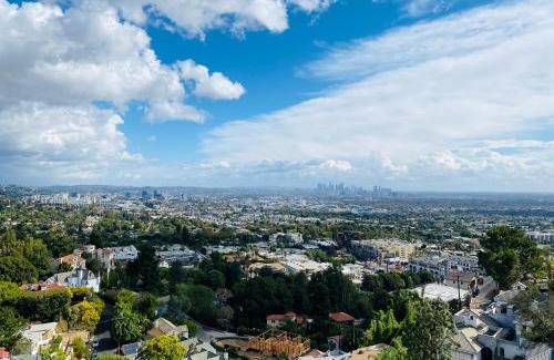 Hollywood Hills West House | Stunning View Hollywood Hills Guest House