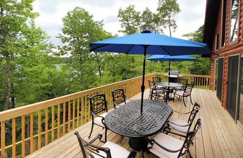 Eagle River House | Stunning views and fun at brand new home on Eagle River Chain Catfish Lake.