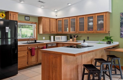 Packard Springs Township House | Stunning Views - Eureka Springs - Hot Tub