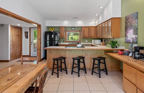 Packard Springs Township House | Stunning Views - Eureka Springs - Hot Tub