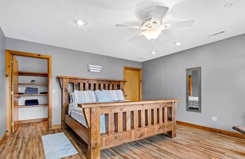 Packard Springs Township House | Stunning Views - Eureka Springs - Hot Tub