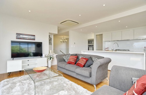 Mount Pleasant House | Stunning Views from Mount Pleasant