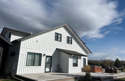 Bozeman House | Stunning Views from Big House on 12 Acres Near Town and River with Hot Tub