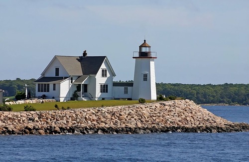 Silver Beach House | Stunning Views from Nobska Lighthouse! 2 Modern Units, FREE Parking, Pool!